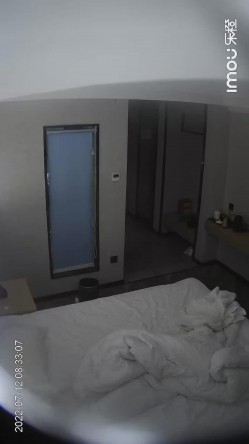 新流出乐橙酒店摄像头偷拍老哥捡尸感情受挫醉酒少妇把闺蜜支走和她啪啪 截图15