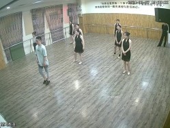 舞蹈班《监控破解》偷拍多位美女学员后台换衣服 截图7