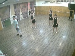 舞蹈班《监控破解》偷拍多位美女学员后台换衣服 截图8