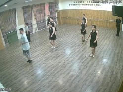 舞蹈班《监控破解》偷拍多位美女学员后台换衣服 截图11