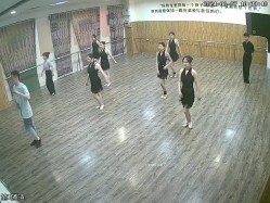 舞蹈班《监控破解》偷拍多位美女学员后台换衣服 截图13