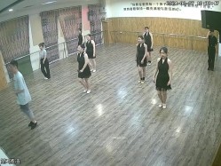 舞蹈班《监控破解》偷拍多位美女学员后台换衣服 截图15