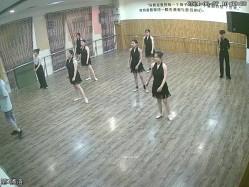 舞蹈班《监控破解》偷拍多位美女学员后台换衣服 截图16