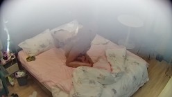 酒店偷拍 ️大学生情侣有点混血的苗条靓妹和男友跨年炮激情啪啪 截图2