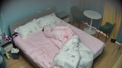 酒店偷拍 ️大学生情侣有点混血的苗条靓妹和男友跨年炮激情啪啪 截图13