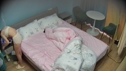 酒店偷拍 ️大学生情侣有点混血的苗条靓妹和男友跨年炮激情啪啪 截图14