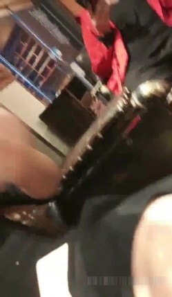 幼教老师小悦儿和闺蜜发廊剪发勾引了理发师回宿舍啪啪4P大战 截图2