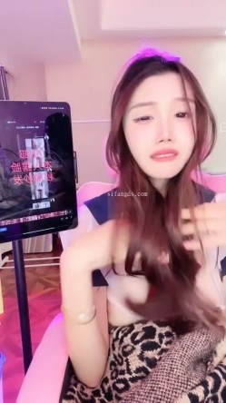 ️神级女神【董小姐】高端女神！模特身材~裸舞~道具自慰~白浆直流！ 截图11