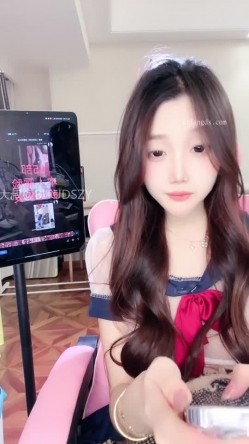 ️神级女神【董小姐】高端女神！模特身材~裸舞~道具自慰~白浆直流！ 截图12