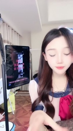 ️神级女神【董小姐】高端女神！模特身材~裸舞~道具自慰~白浆直流！ 截图14