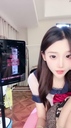️神级女神【董小姐】高端女神！模特身材~裸舞~道具自慰~白浆直流！ 截图15