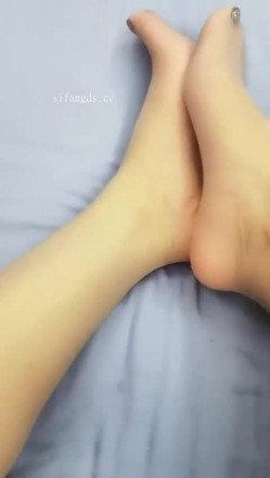 抖音福利【小燕小阿姨】熟女群P 3P性爱啪啪1V1自慰 截图1
