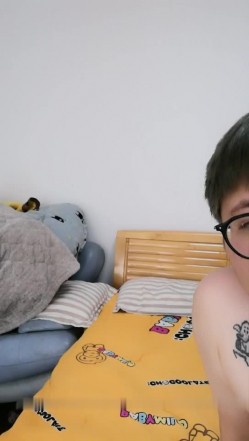 颜值不错美女主播喷水骚多多 掰穴自慰 截图15