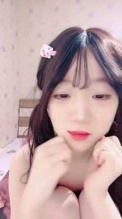 极品校花 全网最亮【05洛丽塔】粉丝互动 可爱娃娃脸 妙曼身材白虎小奶 制服裸秀 扒穴抠逼超级爽 截图16