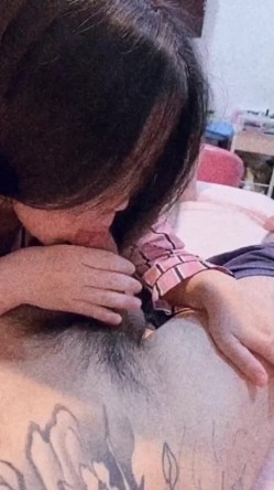 《台湾情侣泄密》 ️校花级大美女玩调教游戏 截图1