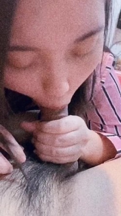 《台湾情侣泄密》 ️校花级大美女玩调教游戏 截图15