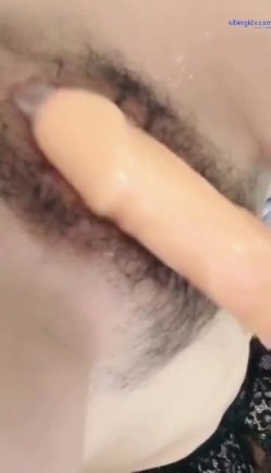 露脸才是王道！高颜长腿极品身材外围绿茶婊【琳琳子】福利~洗澡紫薇足交啪啪你的女神有钱人的母狗 截图14
