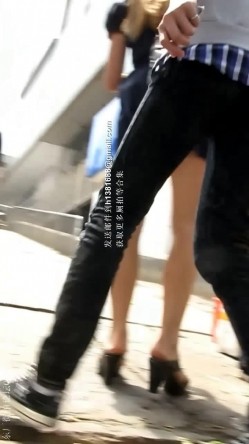 国产抄底街拍 不穿内裤的美女4部 截图1