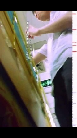 国产抄底街拍 不穿内裤的美女4部 截图6