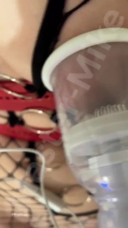 真枪实弹折磨女奴！推特重度虐女金主【迈克大师】饲养多位性奴开发私拍，操够了各种花样 截图6