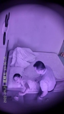 【最新酒店偷拍 ️极速首发】熟女反差 少妇偷情 各类情趣偷情啪啪甄选 偷情爆乳嫂子 玩起兴了主动骑上J8猛摇 截图5