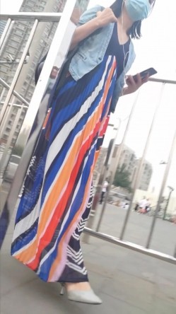 拖地长裙黑丁内极品美人妻 截图8