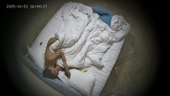 酒店偷拍 新台上线 入住的情侣颜值都不错 这男人操起来跟公狗一样 还扒开女友的屁股看 截图8