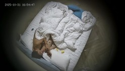 酒店偷拍 新台上线 入住的情侣颜值都不错 这男人操起来跟公狗一样 还扒开女友的屁股看 截图14