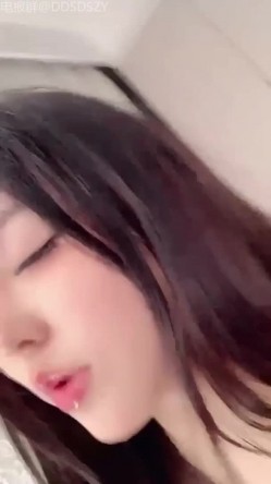 ️天然核弹爆乳女神！揉奶诱惑【炸土豆】完美颜值~淫液拉丝跳蛋自慰 截图6