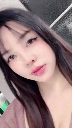 ️天然核弹爆乳女神！揉奶诱惑【炸土豆】完美颜值~淫液拉丝跳蛋自慰 截图11
