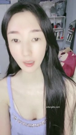 清纯系列，颜值天花板！【童谣是个搞笑女】女神首秀！~细腰粉逼，软萌妹子欠债无奈下海了，精彩 截图7