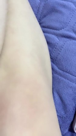猎奇圈内部分享热门视频极品大奶子哺乳期的奶妈疯狂露出自摸挑逗赚奶粉钱 截图3