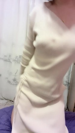 猎奇圈内部分享热门视频极品大奶子哺乳期的奶妈疯狂露出自摸挑逗赚奶粉钱 截图15