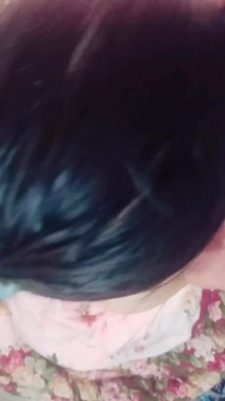 36岁风韵阿姨，在床上吃大鸡巴，‘喜欢吃吗，好好舔’，嗯喜欢，火烈舌头舔的龟头火辣辣！ 截图16