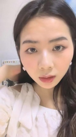 最喜欢的一个美少女，【兰哥】校花女神~!大长美腿~特写骚穴~柔逼自慰~爽到不行~强烈推荐 截图14
