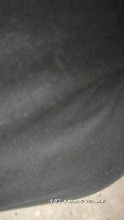 《专攻洗浴中心》路边休闲按摩店韵味小少妇苗条身材SEX女上位很疯狂射完要走时又把她裤子扒了舔舔逼 截图3