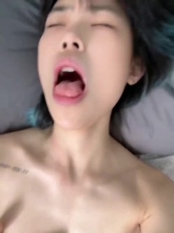 【顶级反差婊】湖南中医药大学「李双怡」看似单纯，实际是个露出癖，主人的小母狗，喝尿野战露出，各种刺激玩法 截图14
