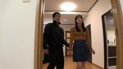 MIDV-748 新入生の現役女子大生の初めて参加した大学の飲み会がぶっかけ中出し輪●サークルに変わった日。 三浜唯 截图10