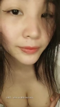 大学生骚妹子全程露脸洗澡诱惑揉捏骚奶子，完事后穿上开档黑丝情趣装跳弹自慰骚逼呻吟，精彩不要错过 截图7