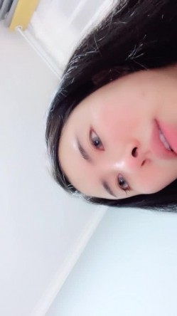妖娆美少妇欧美风格跪着吃双屌，前后齐夹击，一顿后入猛如虎，撸射在肚子上 截图13