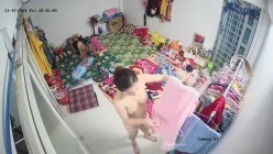 10月最新流出【破解摄像头】 ️监控下的女生宿舍日常洗澡换衣服 截图14