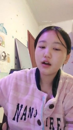 重磅！女神连素颜都美到炸~【鱼妈】自慰狂喷水！无限狂喷~ 这逼又肥又粉，水龙头！ 截图3