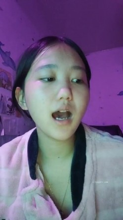 重磅！女神连素颜都美到炸~【鱼妈】自慰狂喷水！无限狂喷~ 这逼又肥又粉，水龙头！ 截图10