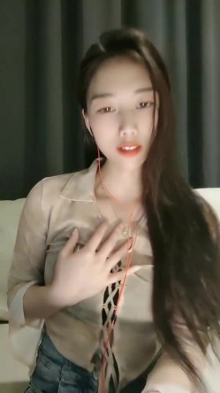 九头身极品御姐【酥软软】下海双人啪啪插B喷水后入插进去浪叫震天 截图1
