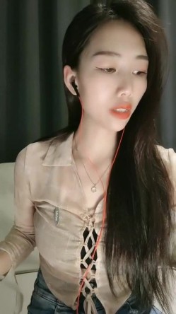九头身极品御姐【酥软软】下海双人啪啪插B喷水后入插进去浪叫震天 截图2
