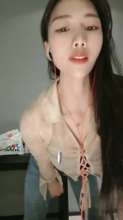 九头身极品御姐【酥软软】下海双人啪啪插B喷水后入插进去浪叫震天 截图9