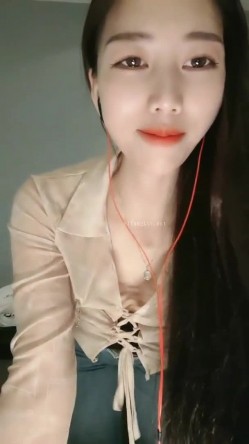 九头身极品御姐【酥软软】下海双人啪啪插B喷水后入插进去浪叫震天 截图15