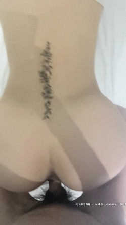 【专门操妹妹】边无套后入抽插漂亮身材妹妹 边和女网友视频聊天 看的女网友都摸乳自慰起来 太会玩了 高清源码录制 截图15