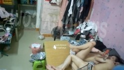 邪恶的房东暗藏摄像头偷窥小情侣在家全裸不穿衣服的日常 截图3