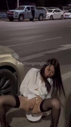 天生婊子爱露出爱调教人妻母狗「彤彤乖」全量推特资源 绿帽鞭打媚药角色扮演 截图5